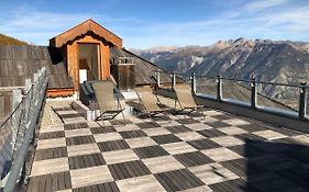 Penthouse Bond 007 120 m2 piscine sauna Risoul 1850